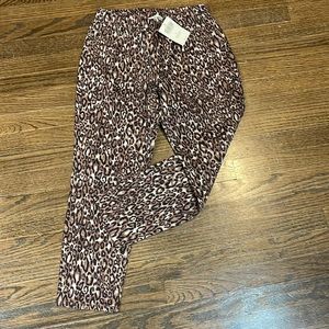 Boston Proper - So Easy Leopard Crop